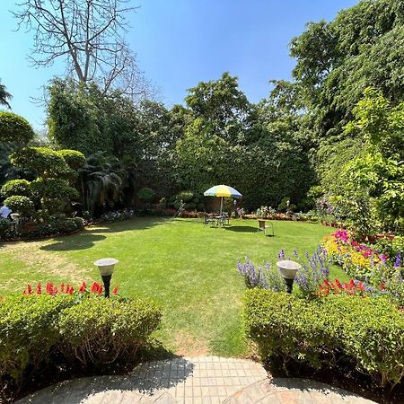 The Estate Villa Nuova Delhi Esterno foto
