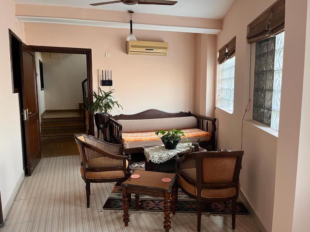 The Estate Villa Nuova Delhi Esterno foto