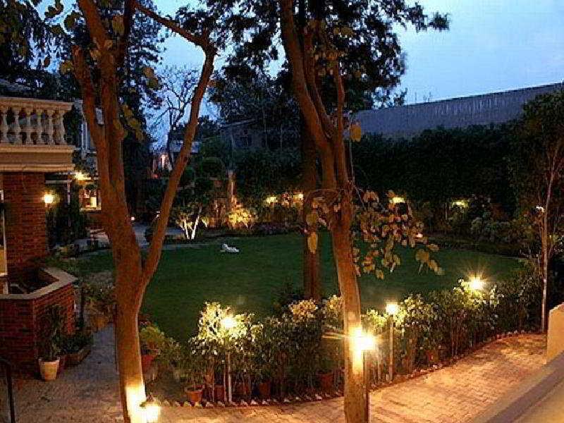 The Estate Villa Nuova Delhi Esterno foto