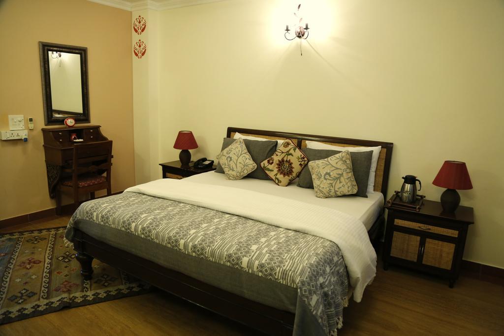 The Estate Villa Nuova Delhi Esterno foto